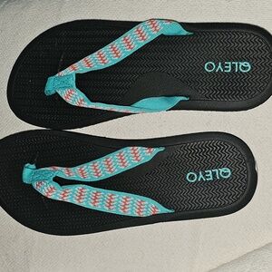 Qleyo Women’s Flip Flops Size 7